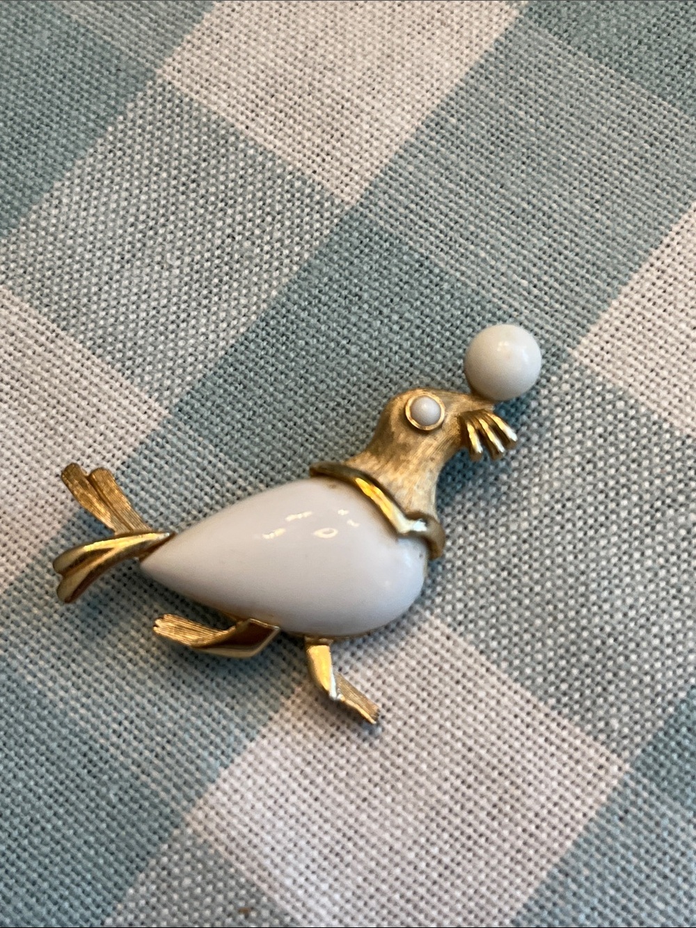 Trifari Vintage White & Gold Bird Brooch - Elegant Pin -Excellent Condition